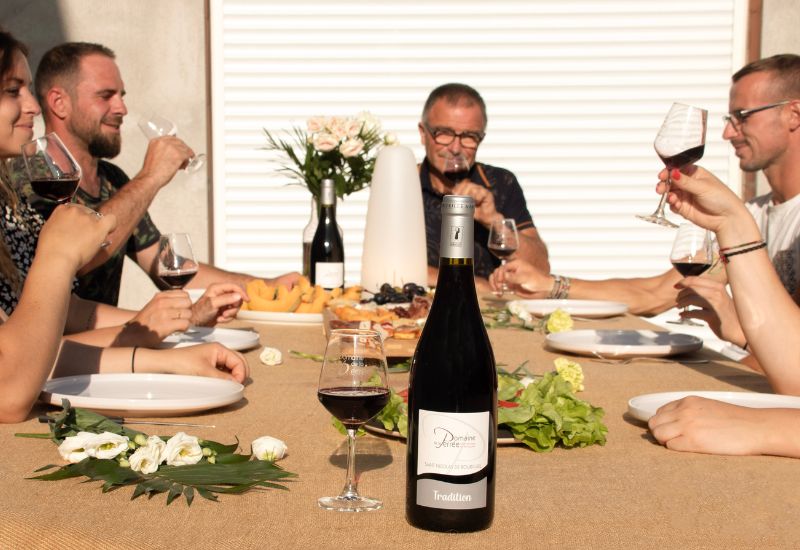 domaine de la perree vins saint nicolas de bourgueil cuvee tradition vin rouge leger