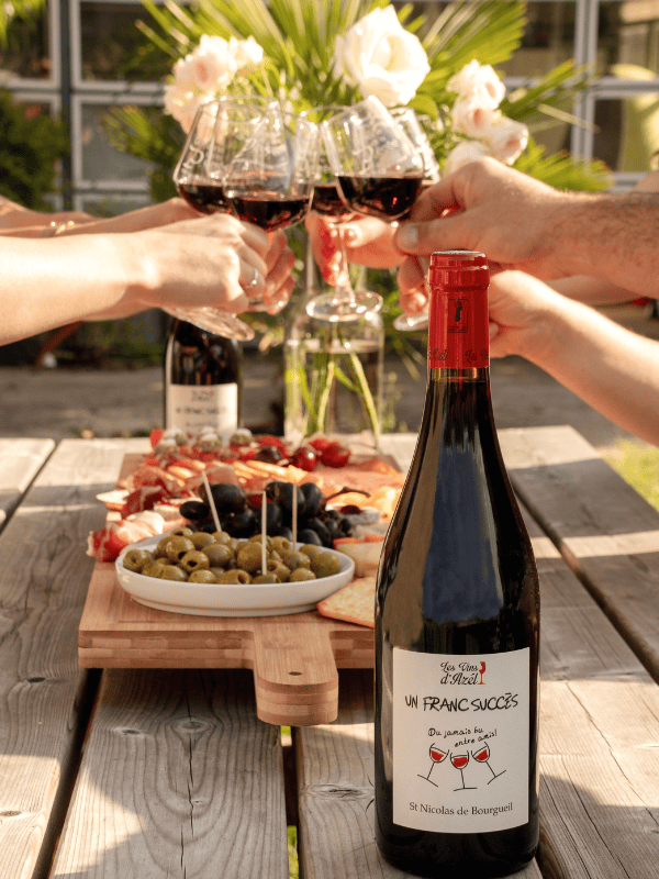 domaine-de-la-perree-les-vins-d'azel-vins-saint-nicolas-de-bourgueil-famille-delarue-domaine-viticole-dégustation-de-vin-cuvée-un-franc-succès-apéro-charcuterie-val-de-loire domaine de la perree les vins dazel vins saint nicolas de bourgueil famille delarue domaine viticole degustation de vin cuvee un franc succes apero charcuterie val de loire